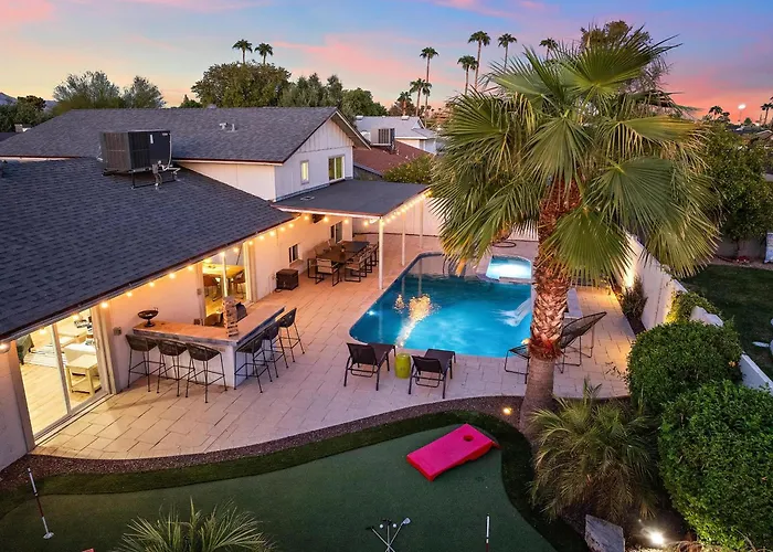 Holiday home Pool Ping Pong Pool Table Arcade Corn Hole Scottsdale